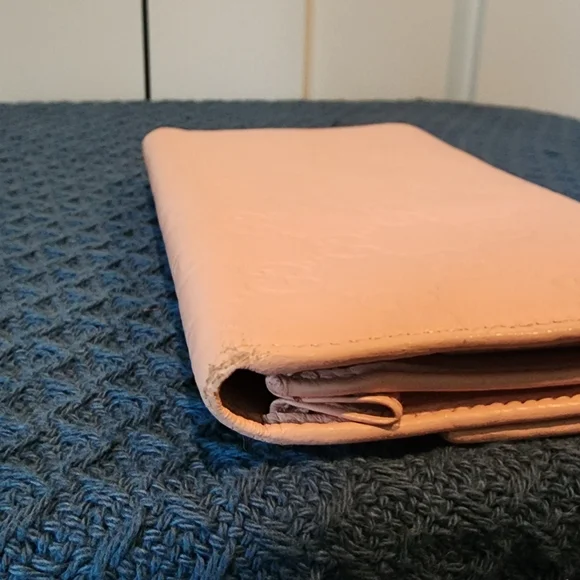 Gucci Guccissima light Pink wallet EUC - Picture 7 of 14